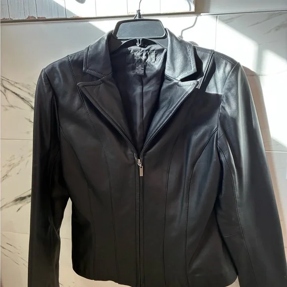 Alfani Sleek Black Women’s Medium Leather Jacket - Picture 2 of 8
